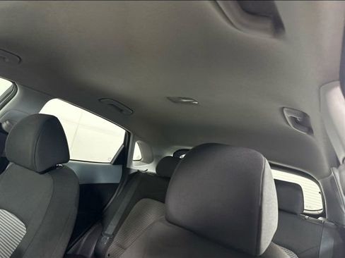 Used 2018 Hyundai Kona SE image 27