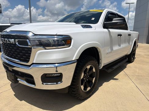 Used 2025 RAM 1500 Big Horn AWD/4WD image 12