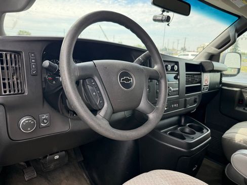Used 2018 Chevrolet Express 3500 LT w/ LT Preferred Equipment Group RWD image 9