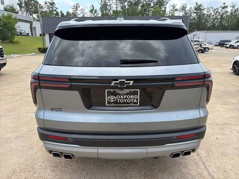 Used 2024 Chevrolet Traverse Z71 AWD/4WD image 5