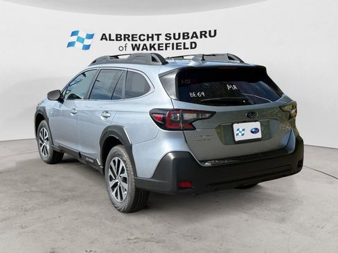 New 2025 Subaru Outback Premium image 3
