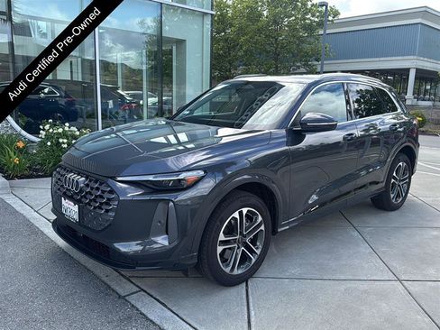 Used 2025 Audi Q5 Premium Plus w/ Premium Plus image 1