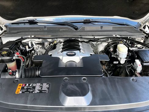 Used 2018 Cadillac Escalade Luxury image 31