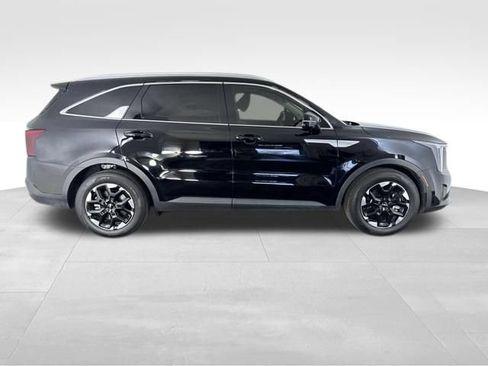 Certified 2024 Kia Sorento S w/ Panoramic Sunroof Package FWD image 6