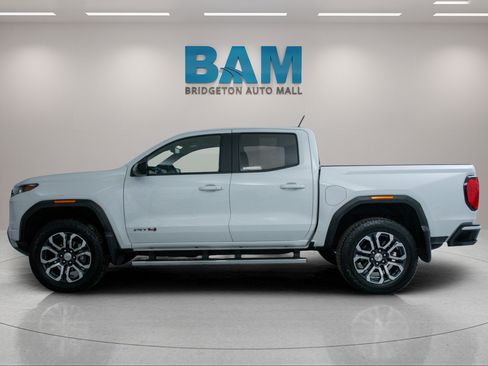 Certified 2023 GMC Canyon AT4 w/ AT4 Premium Package AWD/4WD image 4