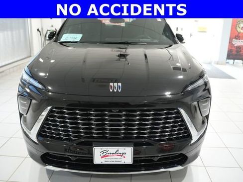 Used 2025 Buick Enclave Avenir w/ Trailering Package, 5000 lbs. AWD/4WD image 6