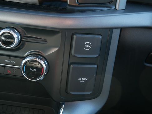 Used 2025 Ford F150 XLT w/ Equipment Group 302A MID image 32