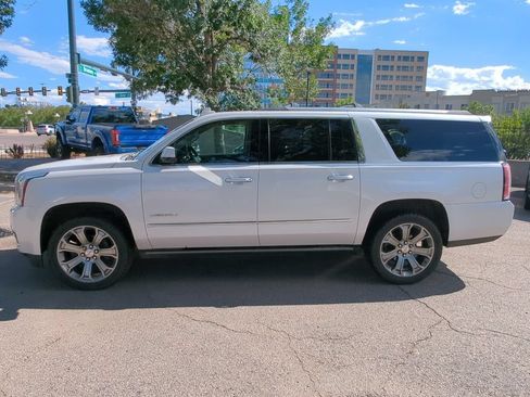 Used 2017 GMC Yukon XL Denali w/ Open Road Package AWD/4WD image 4