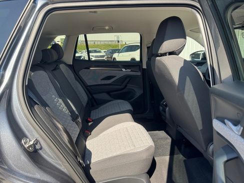 Used 2025 Volkswagen Tiguan S image 33