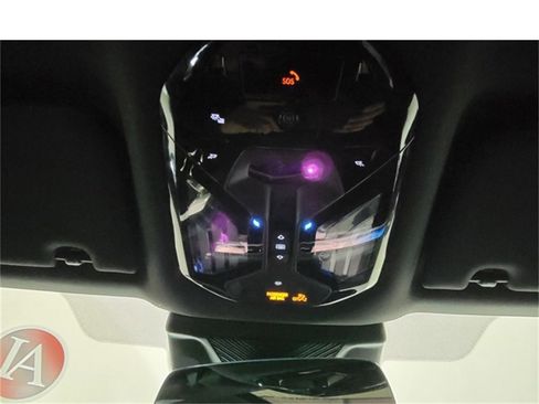 New 2025 BMW 740i xDrive w/ Premium Package image 29