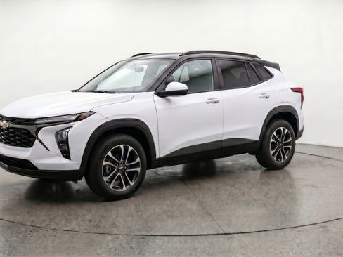 Used 2025 Chevrolet TrailBlazer LT FWD image 3