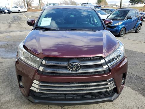 Used 2019 Toyota Highlander AWD V6 image 15