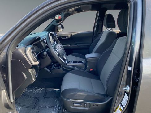 Certified 2022 Toyota Tacoma TRD Sport RWD image 9