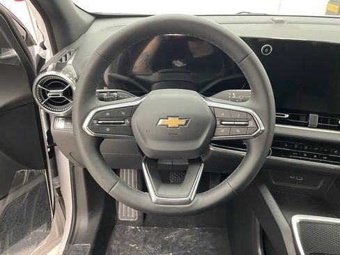 New 2026 Chevrolet Equinox LT AWD/4WD image 10
