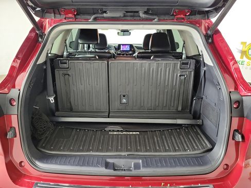 Used 2023 Toyota Highlander XLE image 25
