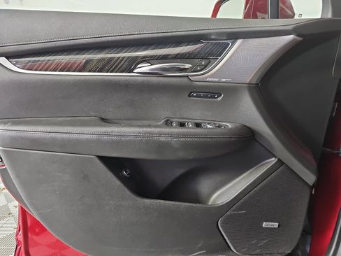 Used 2020 Cadillac XT6 Premium Luxury AWD/4WD image 26