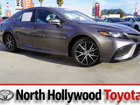 Certified 2024 Toyota Camry SE image 1