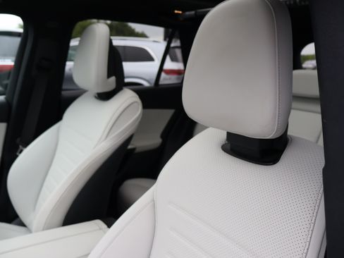 Certified 2023 Mercedes-Benz GLC 300 image 11
