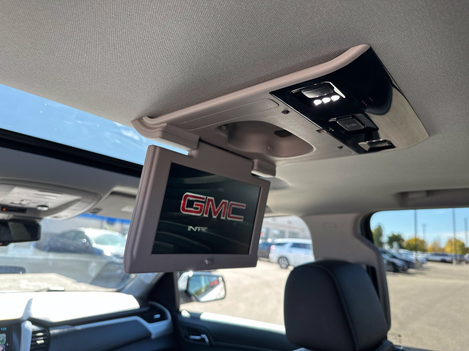 Used 2018 GMC Yukon SLT w/ Open Road Package AWD/4WD image 23