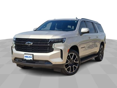 Used 2023 Chevrolet Suburban RST w/ Sport Performance Package AWD/4WD image 4