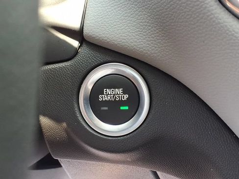 Used 2023 Chevrolet Equinox LT FWD image 10