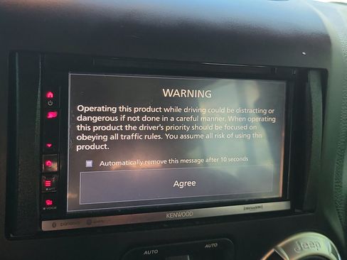 Used 2018 Jeep Wrangler Unlimited Sahara AWD/4WD image 17
