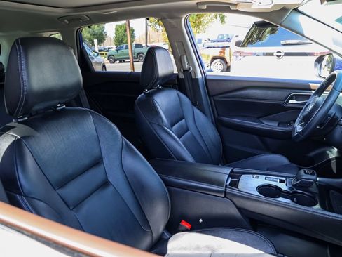 Used 2021 Nissan Rogue SL FWD image 19
