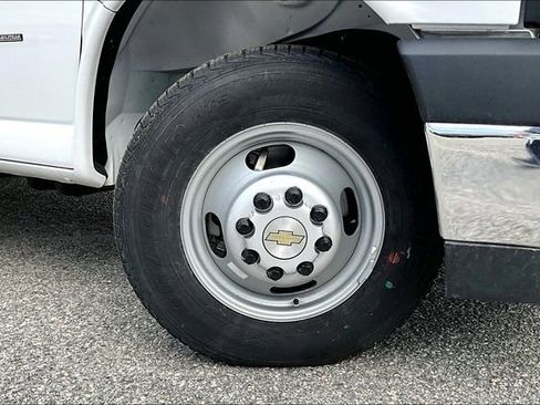 New 2024 Chevrolet Express 3500 w/ Power Convenience Package image 5
