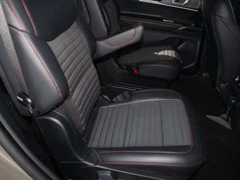 Certified 2026 Ford Explorer ST-Line w/ ST-Line Street Pack RWD image 25