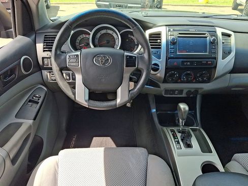 Used 2013 Toyota Tacoma 4x4 Access Cab V6 w/ TRD Off-Road Pkg image 11
