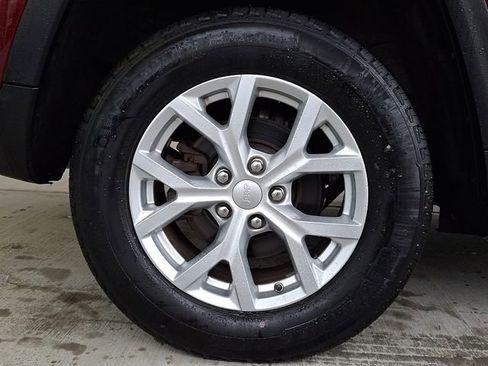 Used 2023 Jeep Grand Cherokee Limited image 9