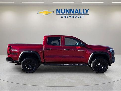 Used 2024 Chevrolet Colorado Trail Boss w/ Technology Package image 6