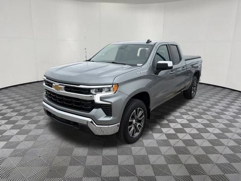 Used 2025 Chevrolet Silverado 1500 LT AWD/4WD image 13