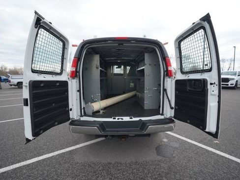 Used 2021 GMC Savana 3500 w/ Driver Convenience Package image 14