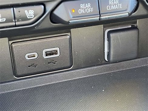 Used 2023 Chevrolet Tahoe High Country image 41