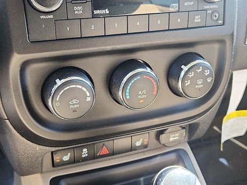 Used 2011 Jeep Compass Latitude image 15