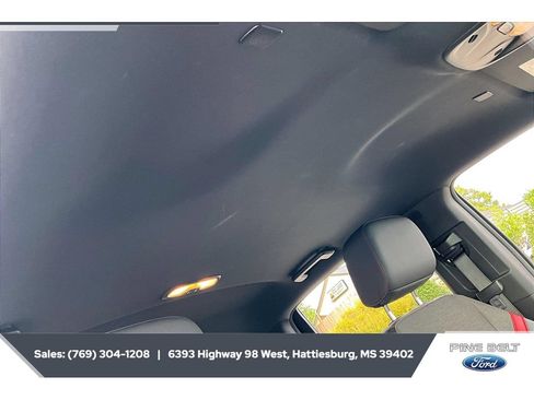 Used 2024 Chevrolet Colorado Z71 w/ Z71 Convenience Package 2 AWD/4WD image 17