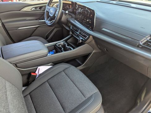 Certified 2025 Chevrolet Traverse LT image 14