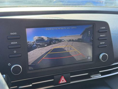 Used 2022 Hyundai Elantra SEL image 25