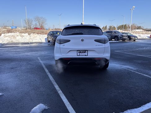 Certified 2024 Alfa Romeo Stelvio Veloce image 8