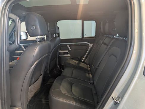 Used 2023 Land Rover Defender 110 X-Dynamic SE image 24