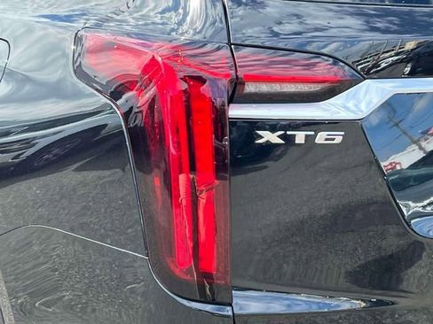 Used 2025 Cadillac XT6 Luxury FWD image 11