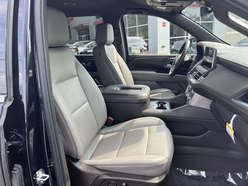 Used 2024 GMC Yukon XL SLT w/ SLT Luxury Package AWD/4WD image 27
