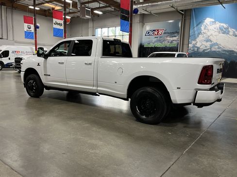 Certified 2026 RAM 3500 Laramie AWD/4WD image 3