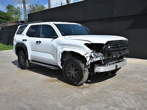 Used 2025 Toyota 4Runner SR5 AWD/4WD image 1
