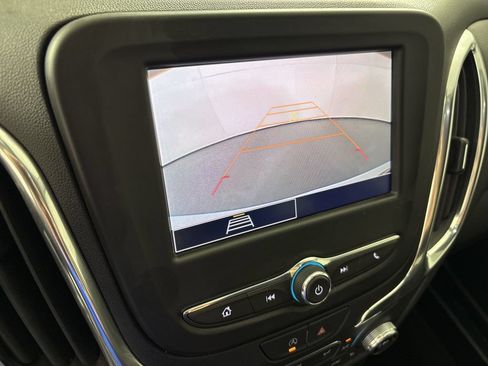 Used 2024 Chevrolet Equinox LT FWD image 36