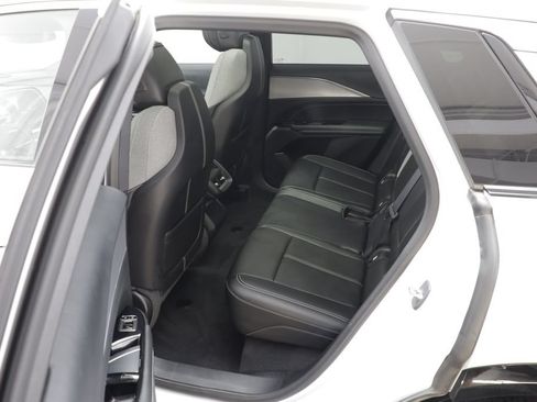 Used 2024 Cadillac Lyriq Tech w/ Driver Assist Package AWD/4WD image 15