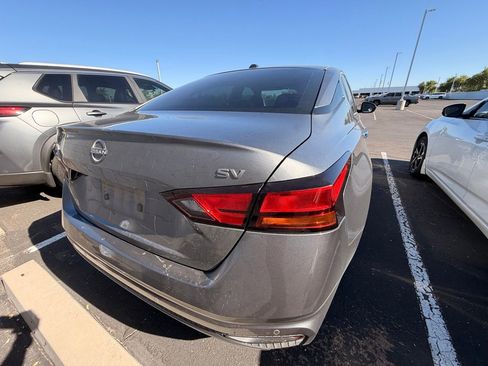 Certified 2024 Nissan Altima 2.5 SV FWD image 5