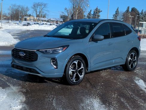 Used 2023 Ford Escape ST-Line Elite w/ Premium Technology Package image 4