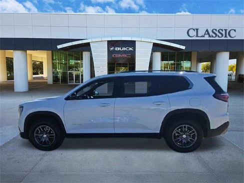 Used 2025 GMC Acadia Elevation image 6